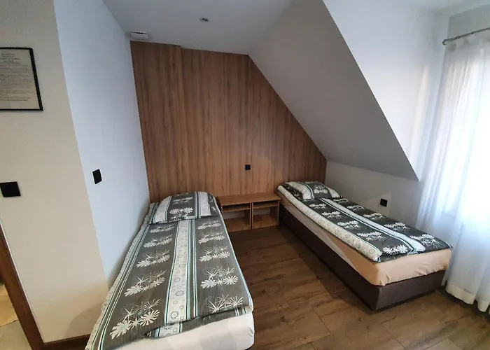 בית הארחה Zacisze I Gastronomia אולשטין