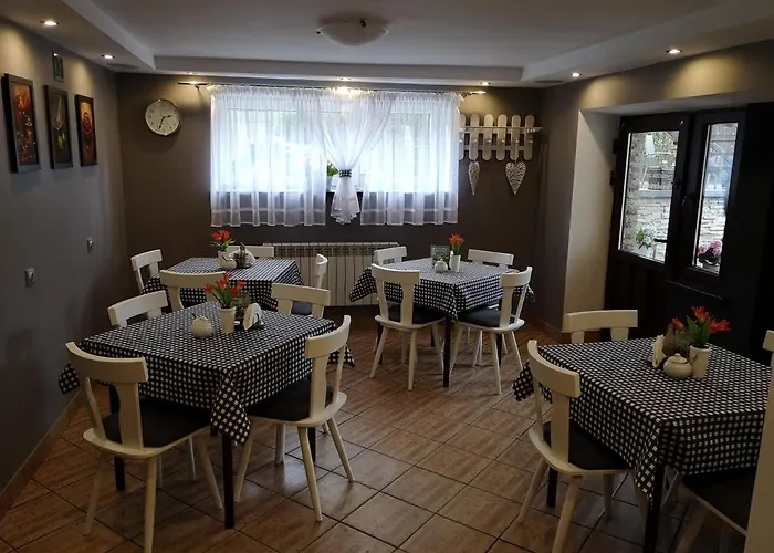 בית הארחה Zacisze I Gastronomia אולשטין